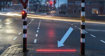 Questi semafori proiettano la luce a terra e salvano la vita ai pedoni distratti... Come te