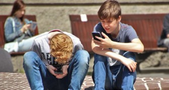 L'interdiction de l'utilisation des smartphones dans toutes les écoles primaires et secondaires en France