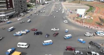En Etiopia no sirven los semaforos y se organizan de este modo