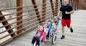 Een vader loopt een marathon van 10 km terwijl hij met zijn vijfling de  kinderwagen duwt: het is een wereldrecord - BekijkDezeVideo.nl