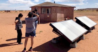 Questi idro-pannelli estraggono acqua potabile dall'aria per fornirla a 15 famiglie Navajo che non la hanno