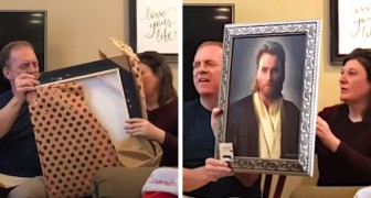 Un garçon offre aux parents dévots un portrait de Jésus : il s'agit en fait d'Obi-Wan Kenobi de Star Wars