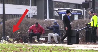Un homme perd BEAUCOUP d'argent dans la rue. Regardez la réaction des gens, c'est surprenant!