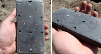 Een Iphone-hoesje van meer dan 2100 jaar geleden werd ontdekt in een graf: het was van een meisje