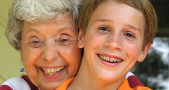 Le nonne sono più legate emotivamente ai nipoti che ai figli: una ricerca scientifica ci spiega perché