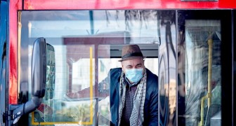 Han var hemlös, men nu har han blivit chauffören på Londons lyckligaste buss