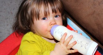 Kann das Trinken von warmer Milch vor dem Einschlafen wirklich beim Einschlafen helfen?