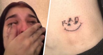 Ze laat haar vriend haar eerste tatoeage op haar zetten: het resultaat is rampzalig