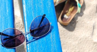Ze koopt een zonnebril van een straatverkoper voor $35, maar ze betaalt per ongeluk $350: hij wil haar het geld teruggeven