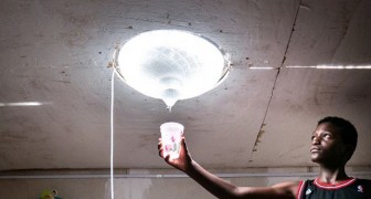 En arkitekt skapar en lampa som kan producera dricksvatten, ljus och elektricitet