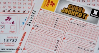 Donna vince 1 milione£ alla lotteria ma si rivela tutto un errore: quei soldi sono miei