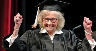 Hon tar examen vid 84-års ålder efter att ha varit tvungen att ge upp sina studier: Låt ingen stoppa dig