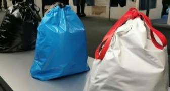 Balenciaga lässt sich vom Müll inspirieren: Das Modehaus bringt eine 1790-Dollar-Tasche auf den Markt, die einer Mülltüte ähnelt
