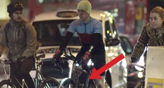  They seem normal cyclists, but at night they reveal a secret ... BRILLIANT !
