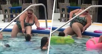Une femme se rase les jambes dans la piscine d'un hôtel : les photos font le tour du web