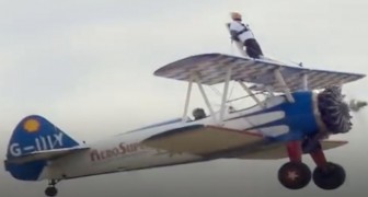 Donna 93enne si lega all'ala di un aereo e compie un volo impossibile: l'ho fatto per beneficenza (+ VIDEO)