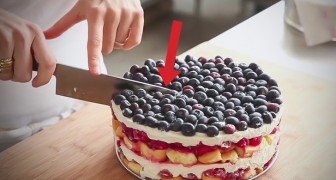 Ecco come fare una torta DELIZIOSA in pochi minuti e senza usare il forno... Wow!
