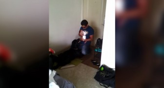 This dad shows you the right way to introduce the newborn baby to a dog !