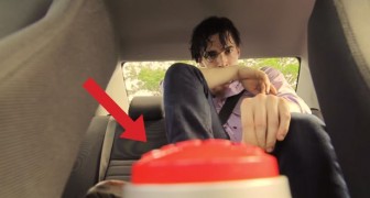 Vuxna personer blir instängda i en bil i solen: titta på vad som händer efter några minuter