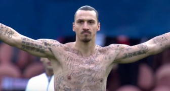 En fotbollsspelare har tatuerat några namn på kroppen... förstå varför