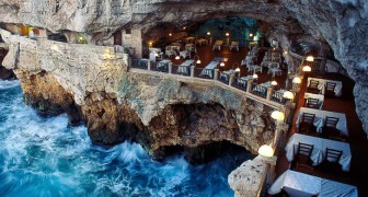 Den underbara restaurangen inbyggd i en grotta i regionen Puglia i Italien