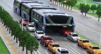 Deze bus vermijdt de file door 'auto's te verslinden': deze uitvinding is fantastisch!