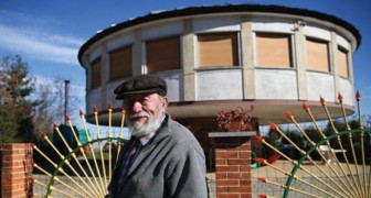 Un pensionato si costruisce una casa rotante: ecco il suo progetto geniale per stare sempre al sole