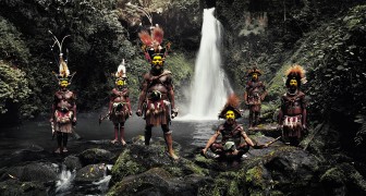 Un photographe va à la recherche des tribus les plus rares du monde... avant qu'elles ne disparaissent complètement