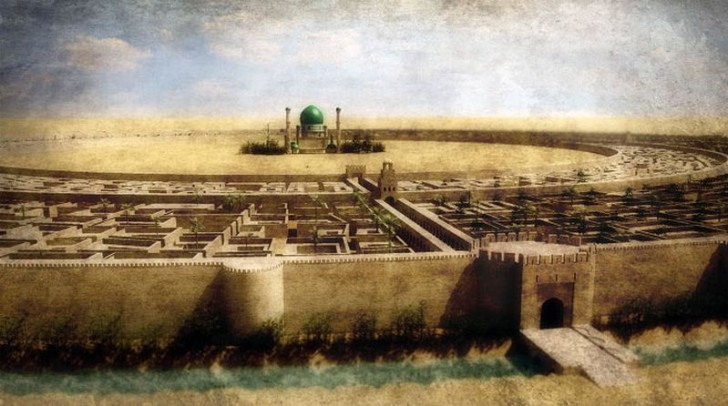 Avec quatre portes qui donnaient accès à la ville, une pour chaque point cardinal, Bagdad était considérée comme la ville parfaite !