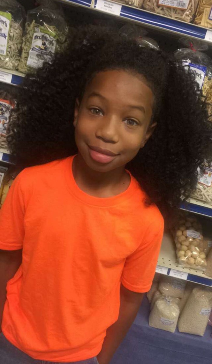 Thomas Moore tenia 7 años y ve un video de la pequeña Kissy Andrews, una compañera afectada de un tumor a los riñones, y fue en aquel momento que decide de hacerse crecer los cabellos.
