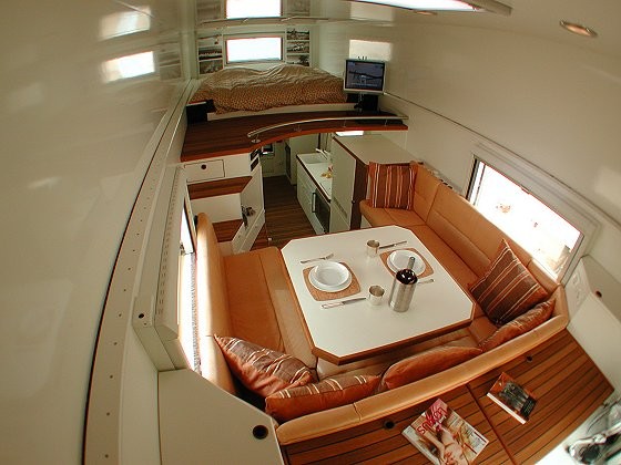 A l'intérieur, on dirait un luxueux yacht.