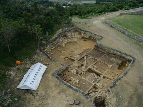 On retrouve des pièces de monnaie romaines dans les ruines d'un château au Japon: les chercheurs sont surpris - 3