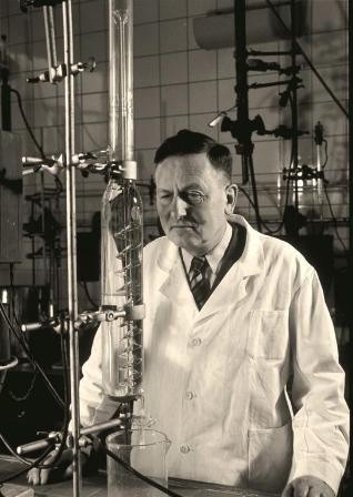 3. Prix Nobel pour la physiologie et la médecine Paul Mueller, 1948.