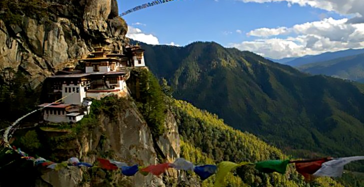 Tout d'abord, il faut dire que le Bhoutan investit massivement dans la protection de la nature, en effet, la qualité de l'air est remarquable.
