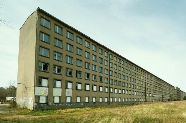 Ma dalla riunificazione della Germania nel 1990 gli edifici sono rimasti vuoti.