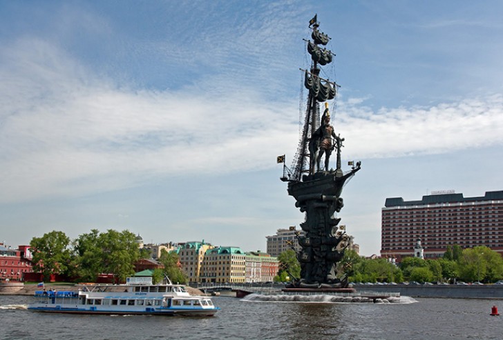 8. La Statue de Pierre le Grand, Russie