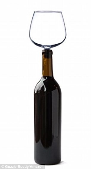 È un calice da vino che, provvisto di apposito tappo speciale, va posizionato in corrispondenza dell'apertura della bottiglia...