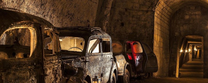 Un luogo misterioso sepolto sotto la città di Napoli: ecco a voi la Galleria Borbonica - 24