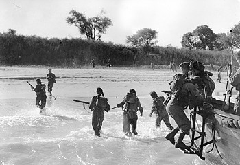 Après un épisode sanglant, les Britanniques ont pu repousser l'armée japonaise dans les marécages infestés.