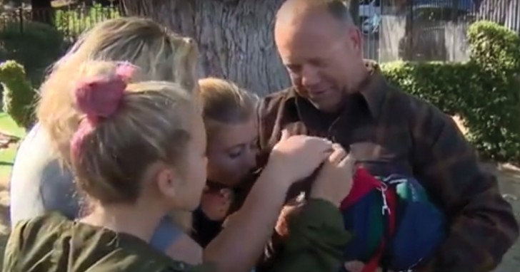 Dopo averla visitata al rifugio, Mike Thawley è tornato a casa e ha parlato con la famiglia: nonostante avessero già due cani non hanno potuto dire di no a Chunk.