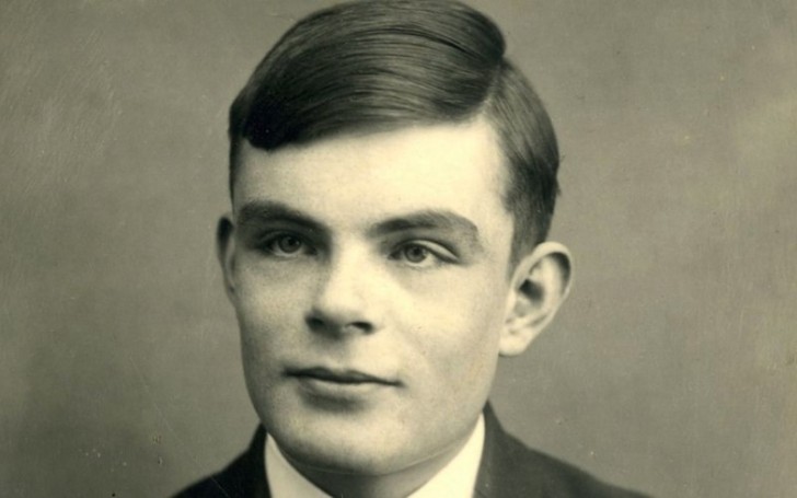 Il caso Alan Turing: dopo 50 anni il governo "perdona" gli uomini condannati per omosessualità - 1