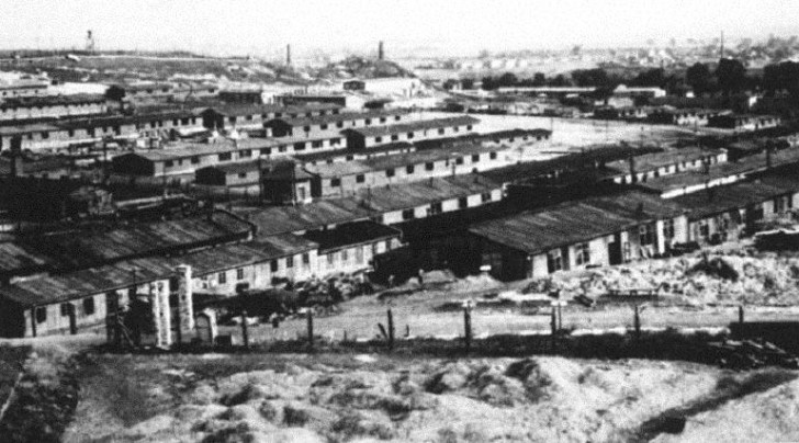 Dans les premiers mois de 1944, le camp présidé par Göth a été transformé en un camp de concentration permanent: des premiers 2000 prisonniers, maintenant il pouvait 