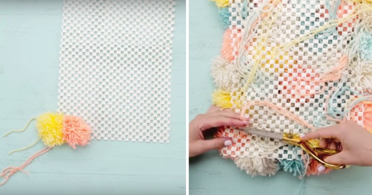 Continuer en plaçant les pompons de différentes couleurs dans l’ordre que vous souhaitez jusqu'à couvrir totalement le tapis. Après avoir fini, n’oubliez pas de couper les extrémités qui pendent!