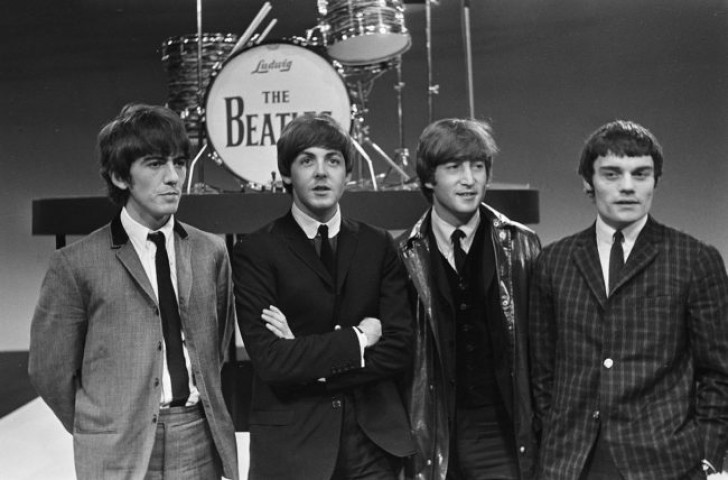 Jimmie Nicol, sostituto di Ringo Starr, con il resto dei Beatles, nel 1964.