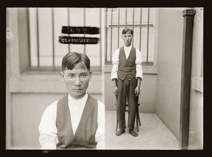 14. Kong Lee werd voor het eerst gearresteerd toen hij nog maar een jochie was: hij werd herhaaldelijk aangehouden voor inbraken.
