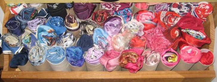 Mentre nel vostro armadio ecco come sistemare le diverse sciarpe.
