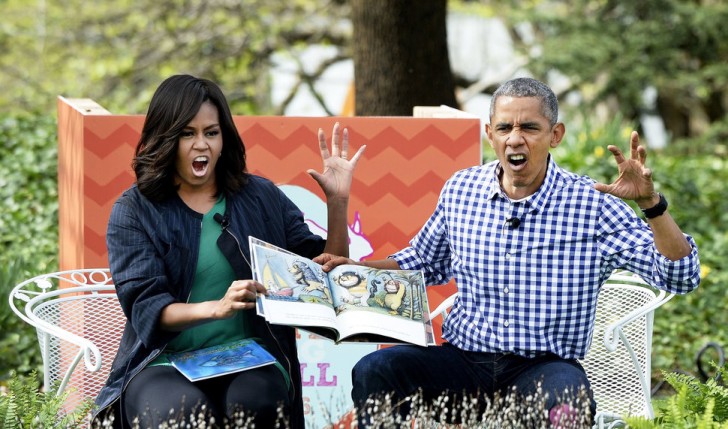 Les Obama lisent des contes de fées au cours d'une fête de Pâques à la Maison Blanche le 28 mars 2016.