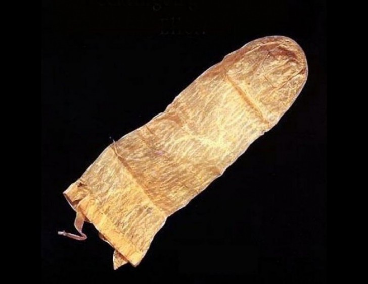 10. Un preservativo realizzato con pelle di pecora ed usato per la prima volta in Svezia (di 400 anni fa)