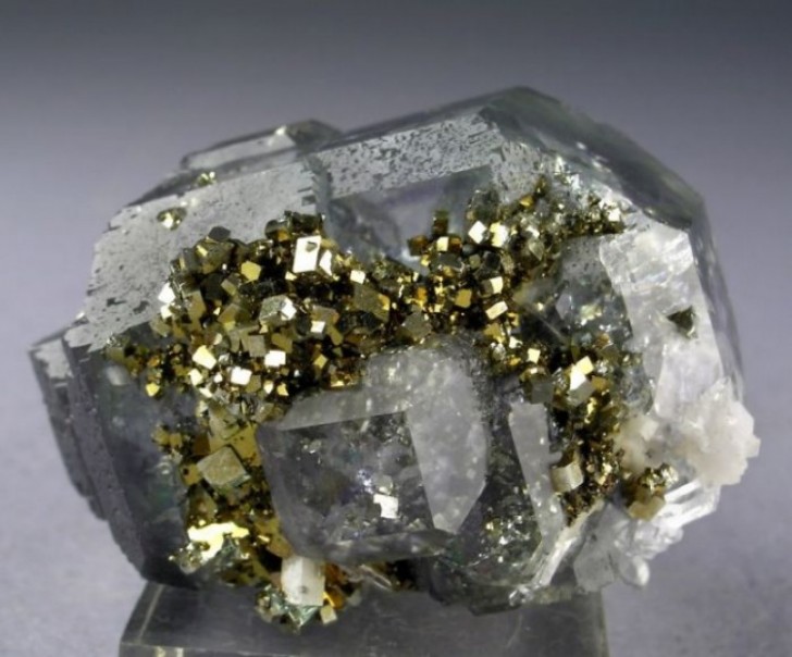 19. Fluorite, quarzo e pirite