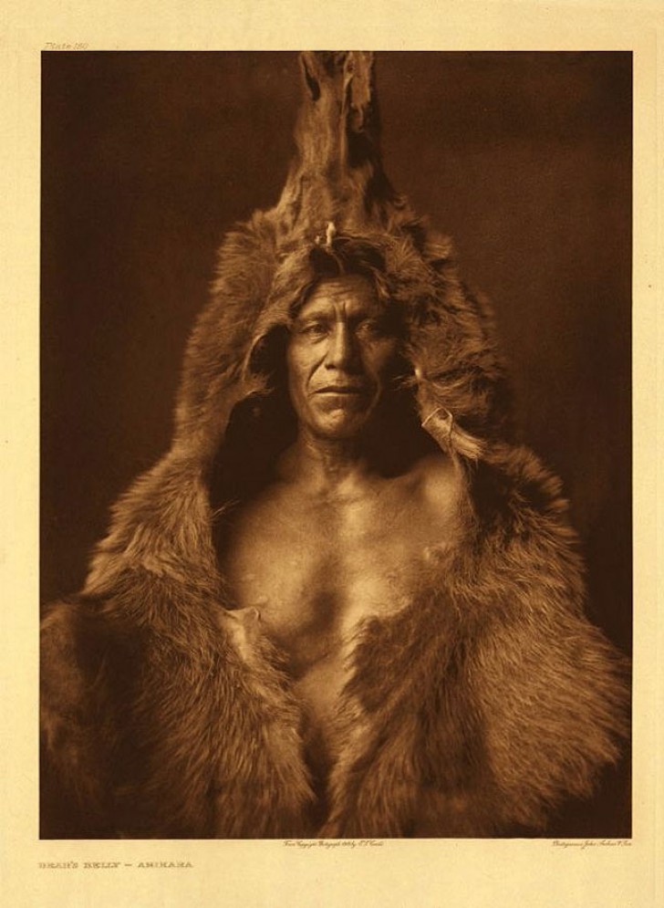 Nella foto, ad esempio, Bears Belly, facente parte della tribù degli Arikara.